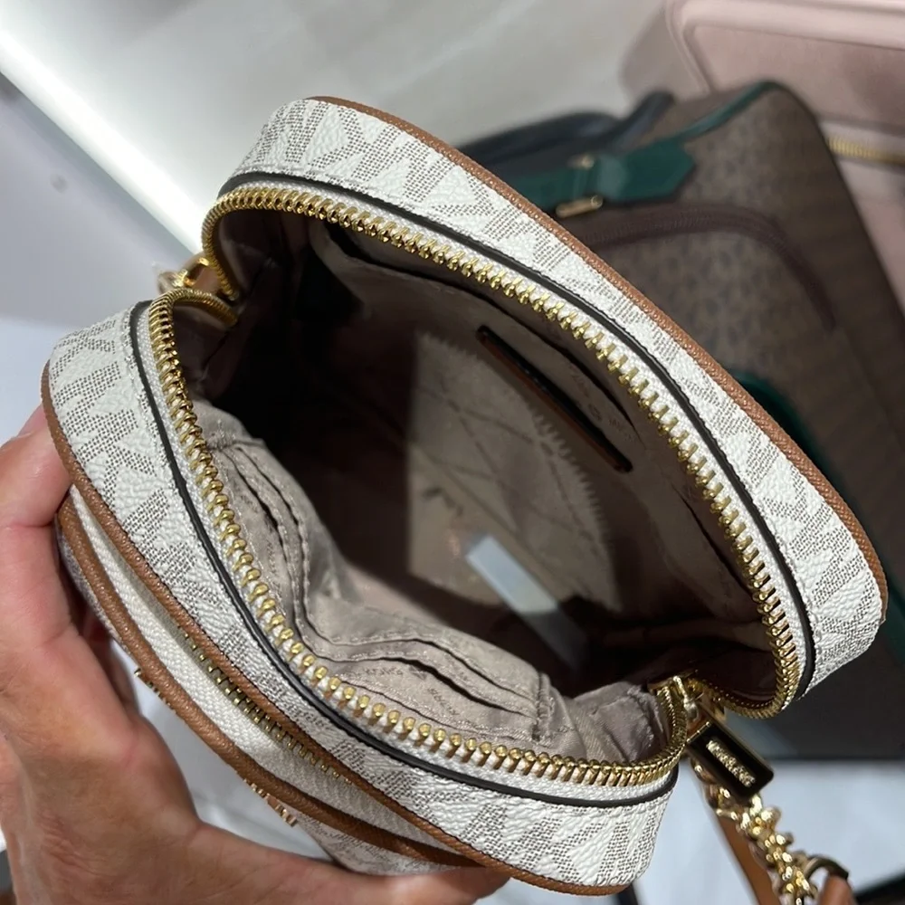 Michael Kors Women's Jet Set Travel Medium Logo Adult Crossbody Bag Vanilla